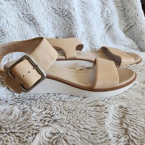 Ellen Degeneres Tan Sandals with Adjustable Straps